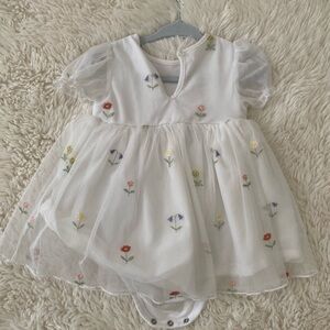 H&M Infant girl 6/9month white tulle dress floral flower special occasion